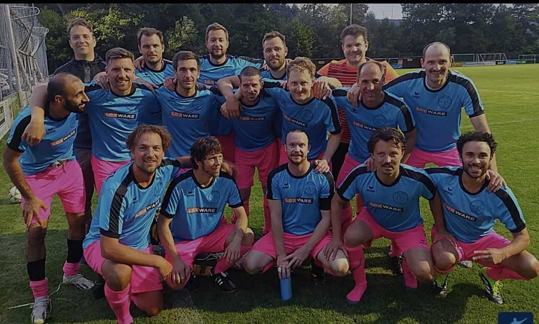 Ü35 gewinnt auch das Halbfinale souverän und steht nun im Finale