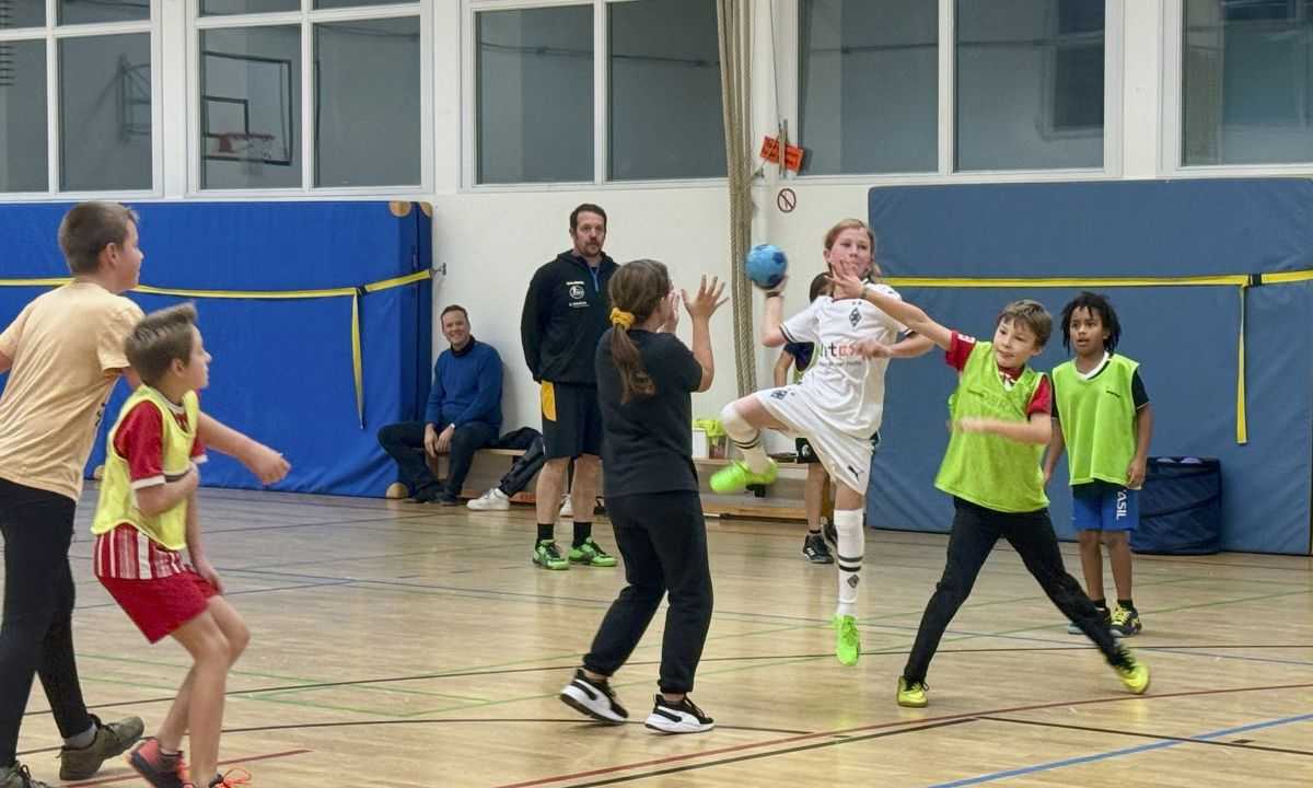 Handball for kids...